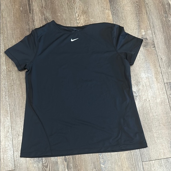 Nike Black Fitted Short Sleeve T-Shirt - Picture 2 of 5